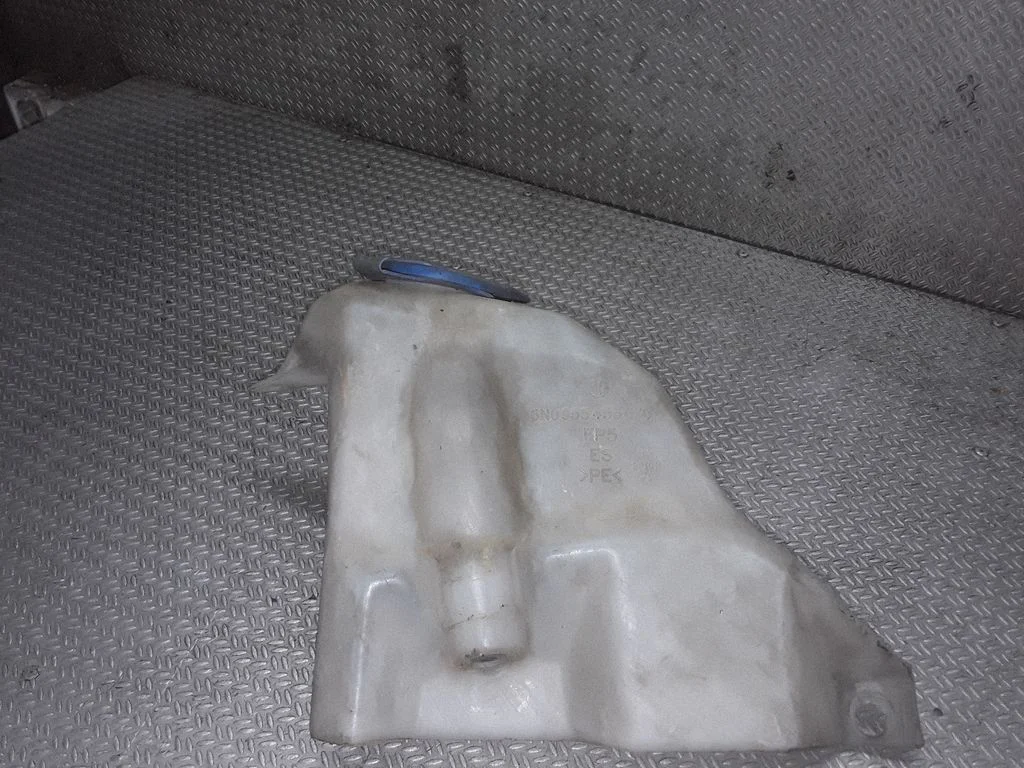 Windshield washer fluid reservoir/tank – Volkswagen Lupo (1998-2005)