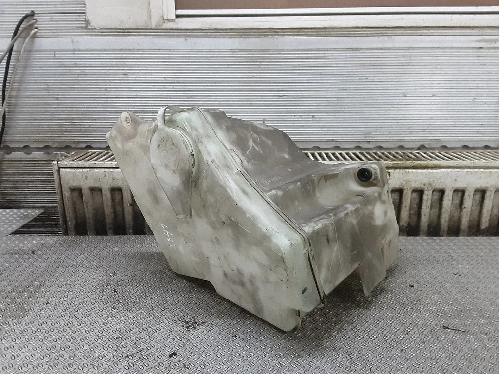 Zbiorniczek spryskiwacza – BMW Seria 3 E46 (1998-2005)
