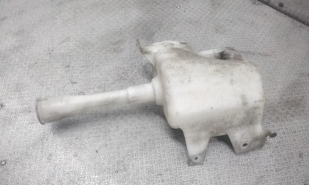 Klaasipesuvedeliku paak – Nissan Almera N16 (2000-2010)