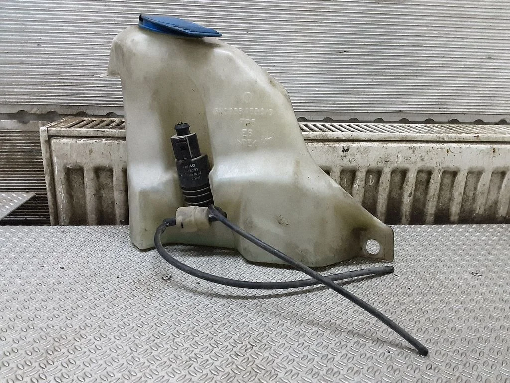Windshield washer fluid reservoir/tank – Volkswagen Lupo (1998-2005)