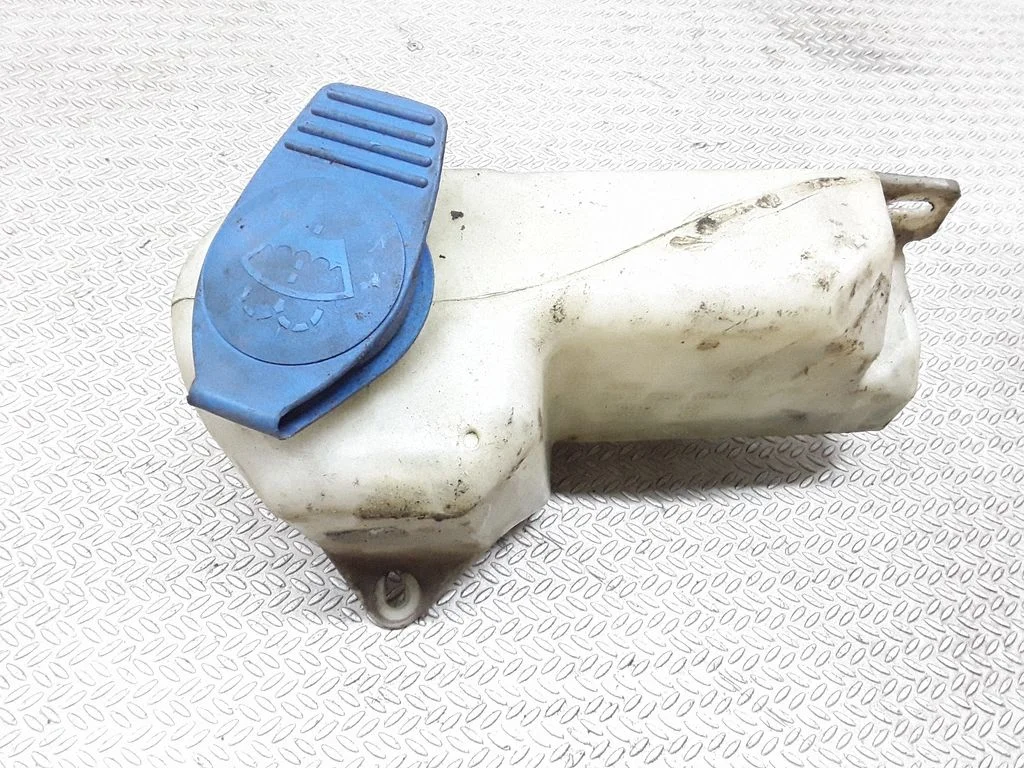 Windshield washer fluid reservoir/tank – Audi A4 S4 B7 8E 8H (2005-2008)