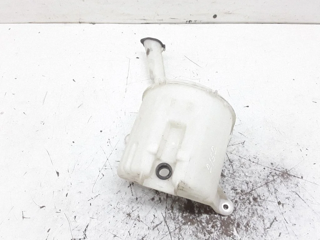 Logu mazgāšanas šķidruma tvertne – Toyota Yaris Verso (1999-2005)
