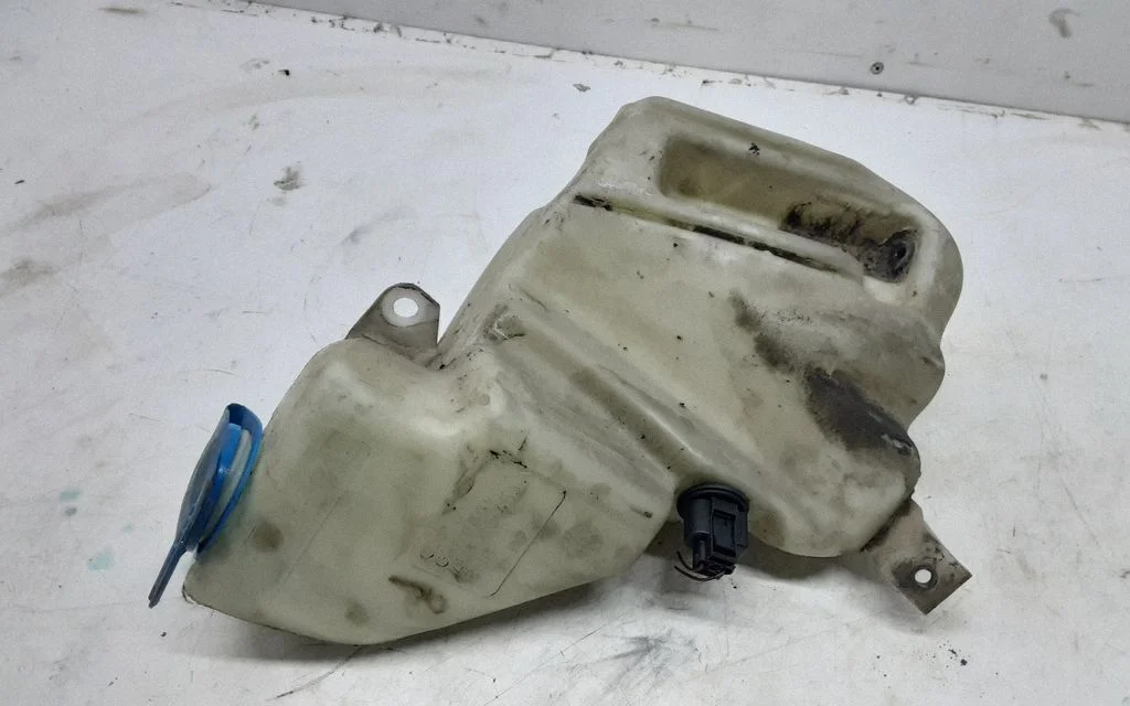 Windshield washer fluid reservoir/tank – Audi A6 S6 C5 4B (1997-2005)
