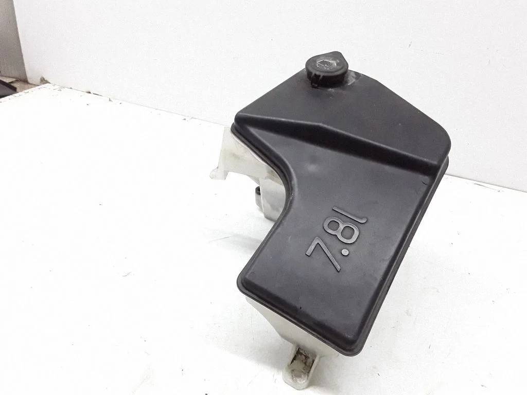 Windshield washer fluid reservoir/tank – BMW X5 E53 (1999-2006)