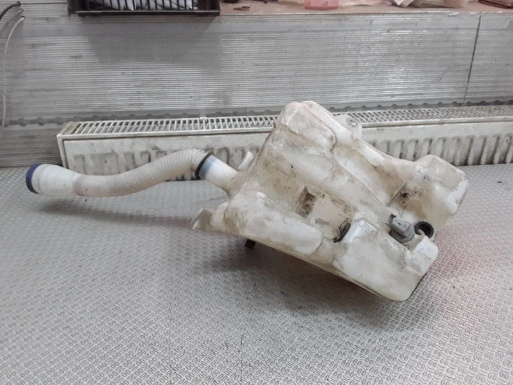 Klaasipesuvedeliku paak – Citroen C4 I (2004-2010)