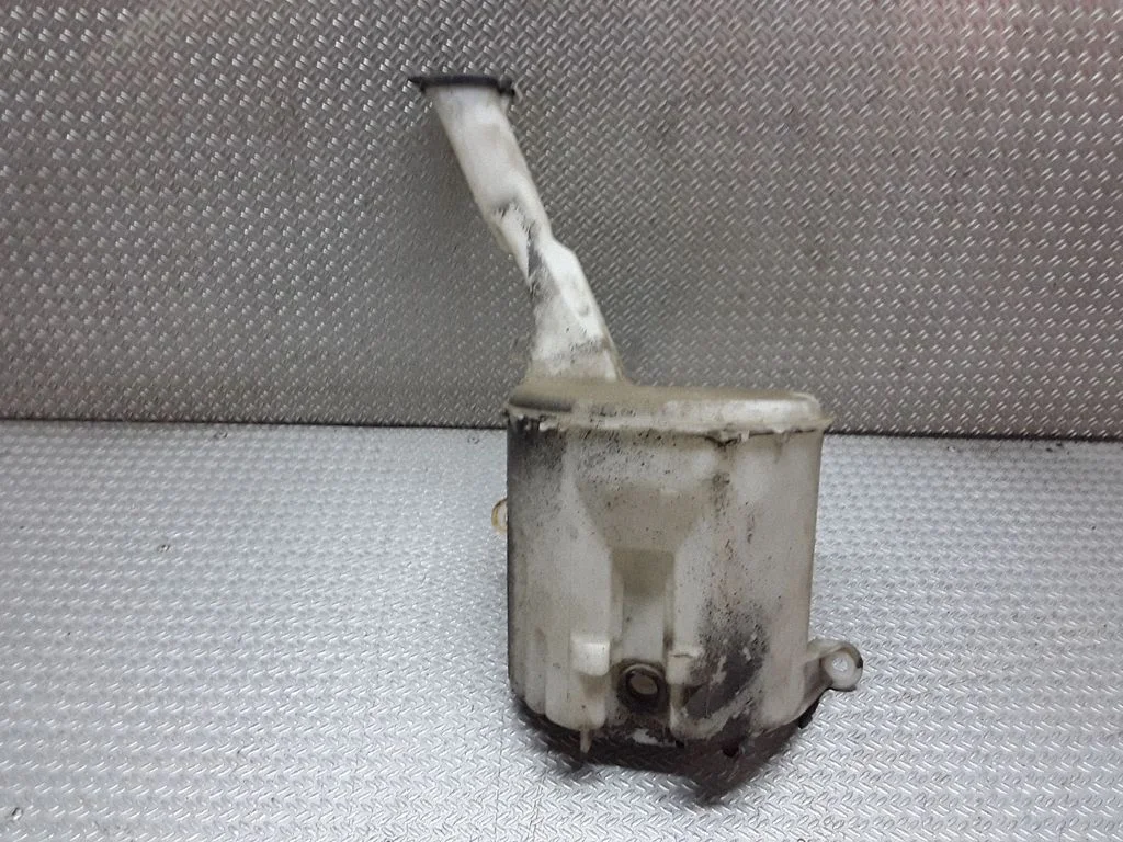 Logu mazgāšanas šķidruma tvertne – Toyota Yaris Verso (1999-2005)