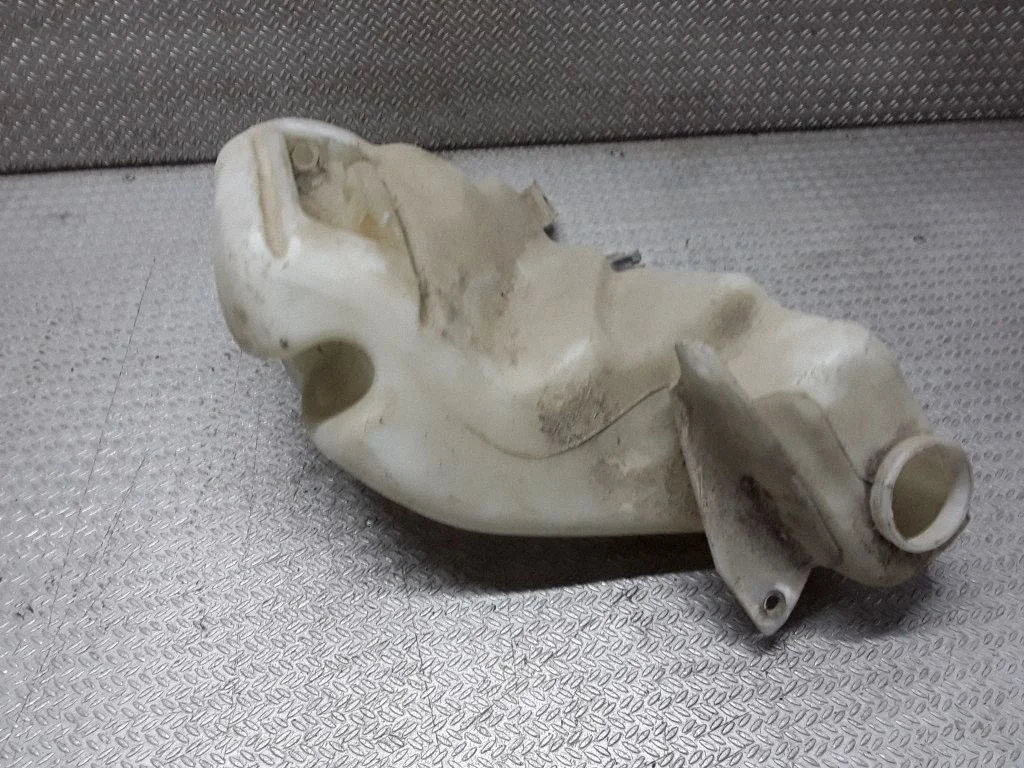 Windshield washer fluid reservoir/tank – Audi A6 Allroad C5 (1999-2005)