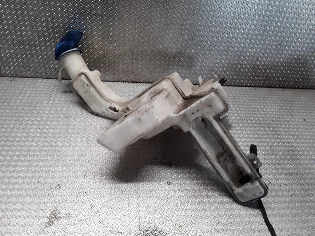 Logu mazgāšanas šķidruma tvertne 3C0955453