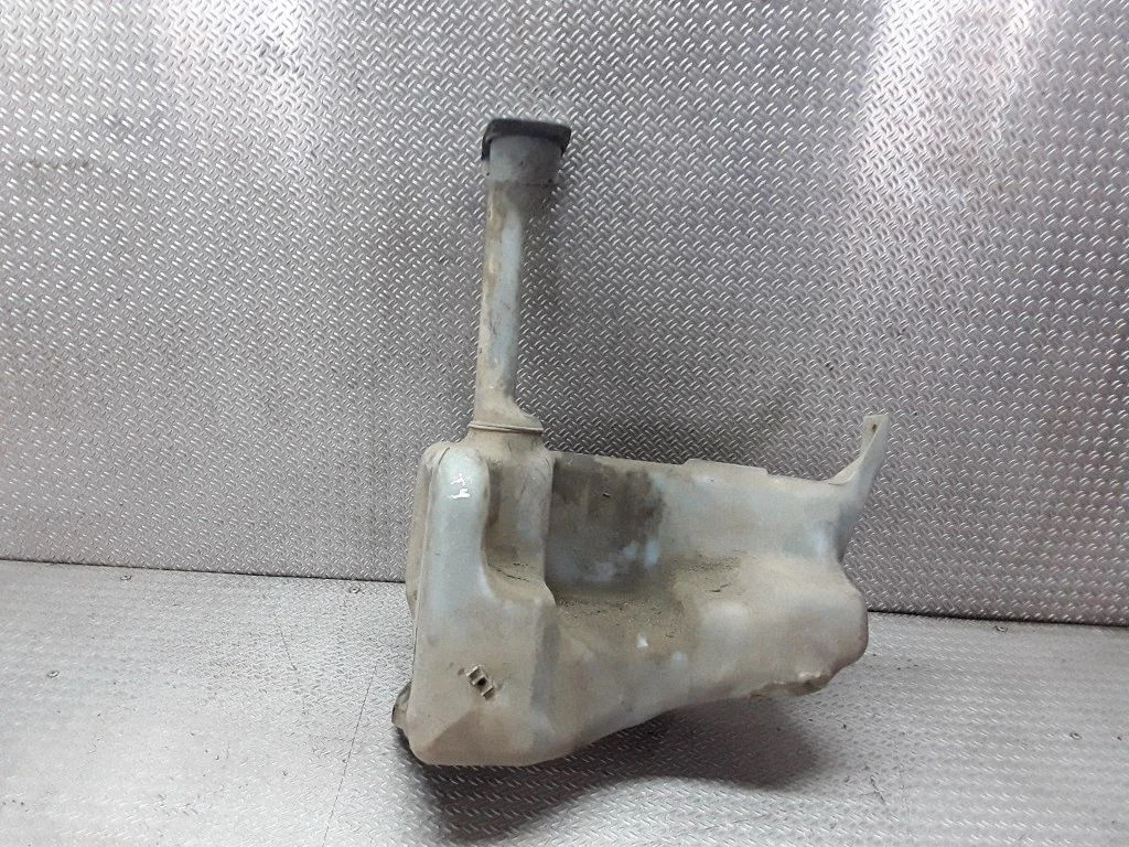 Windshield washer fluid reservoir/tank – Volkswagen Transporter - Caravelle T4 (1991-2003)
