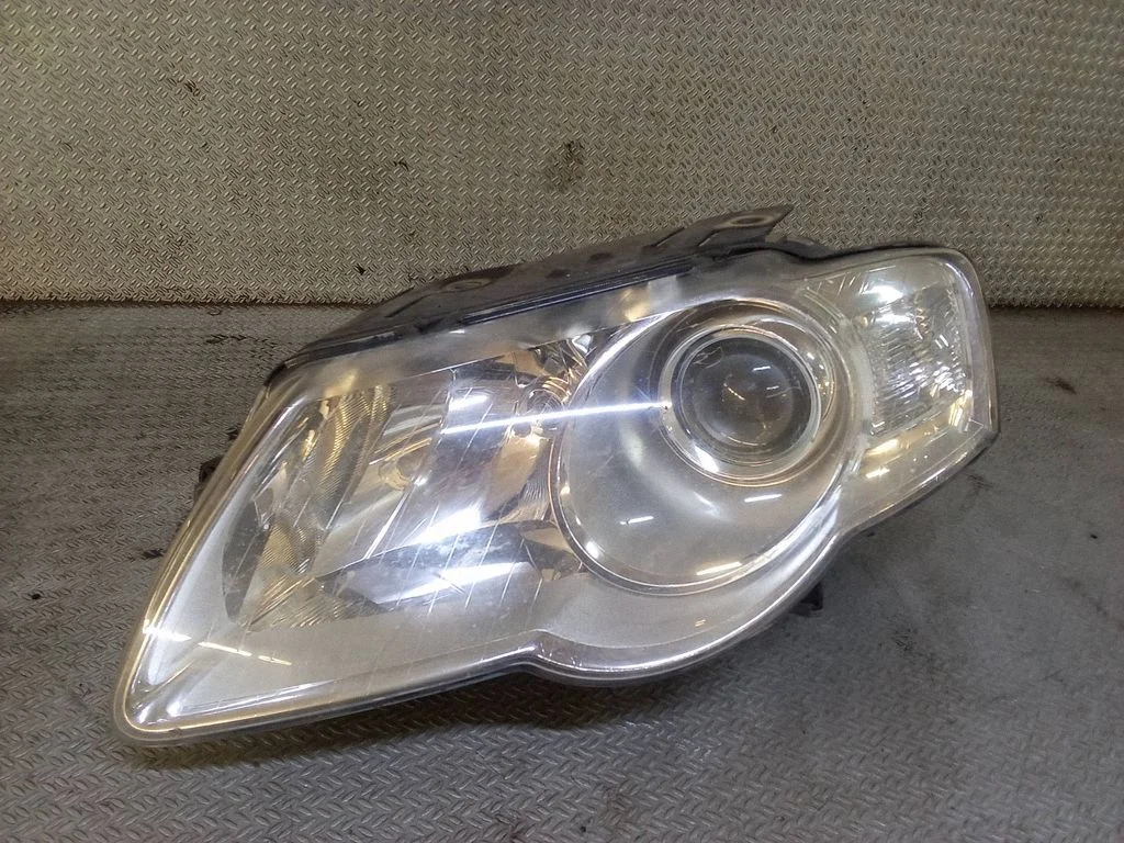 Headlight/headlamp – Volkswagen Passat B6 (2005-2010)