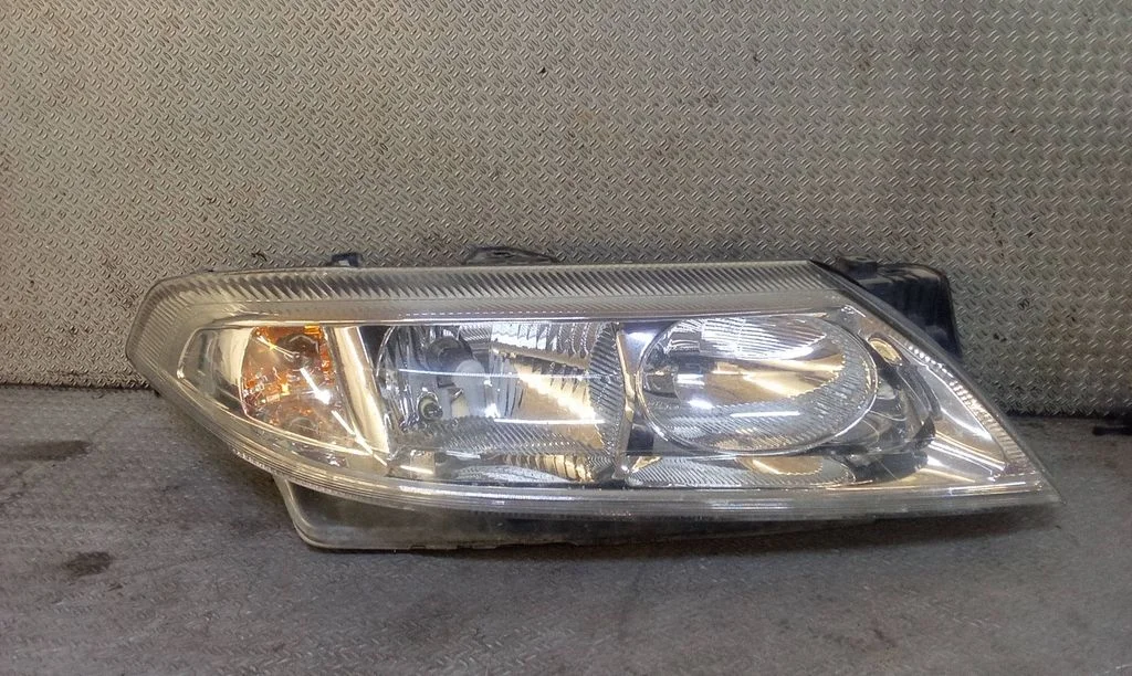 Headlight/headlamp – Renault Laguna II (2001-2007)