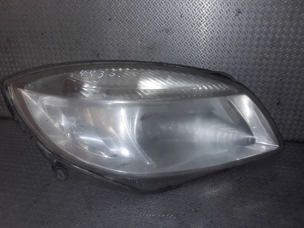 Headlight/headlamp – Skoda Roomster (5J) (2006-2015)