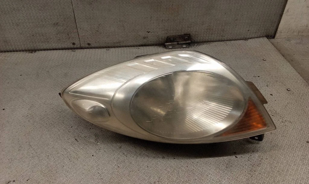 Headlight/headlamp – Nissan Note (E11) (2006-2014)