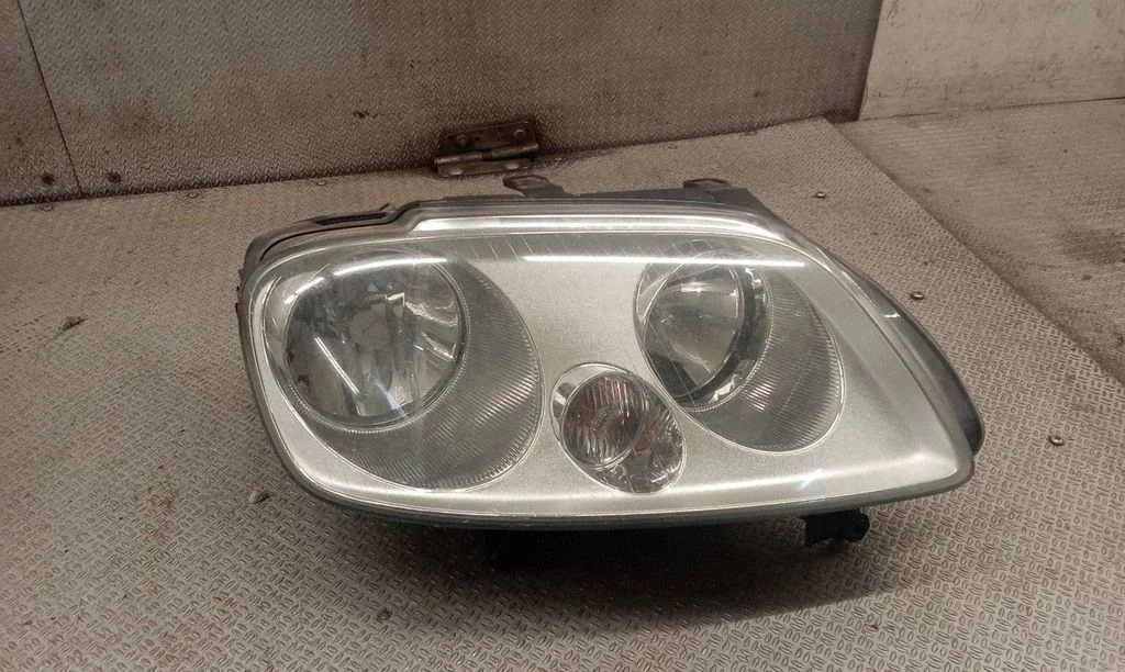 Reflektor – Volkswagen Touran I (2003-2010)