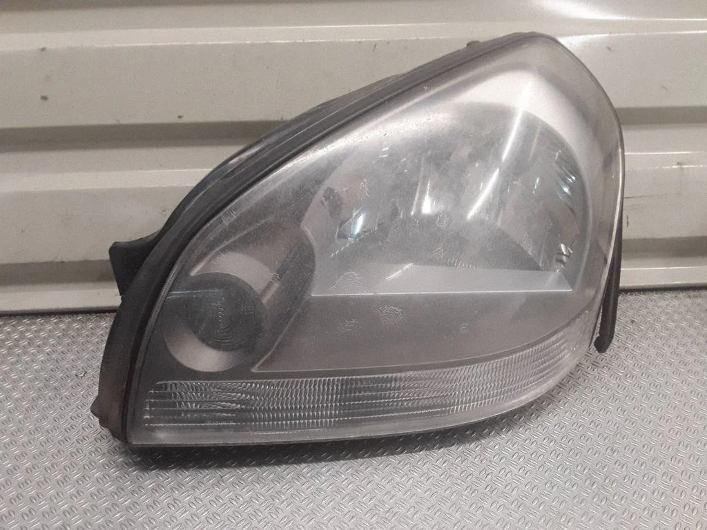 Headlight/headlamp – Hyundai Tucson JM (2004-2009)