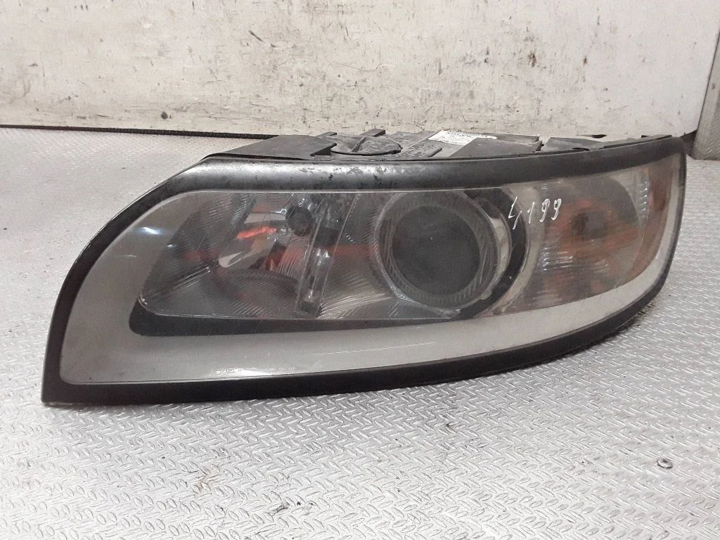 Headlight/headlamp – Volvo V50 (2008-2012)