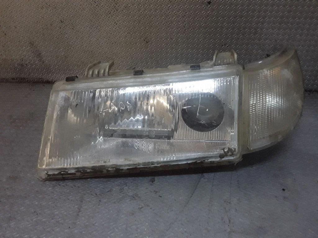 Priekšējais lukturis 5833711010 – Lada 2110 (1995-2009)