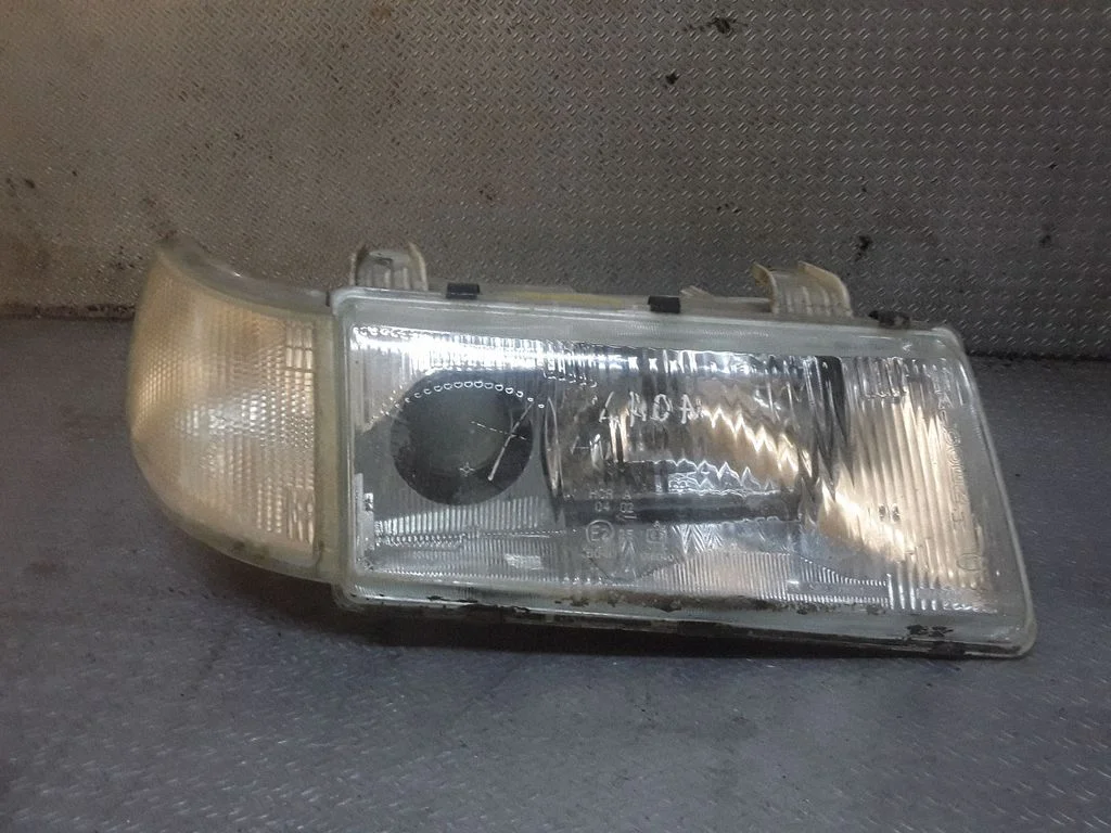 Priekšējais lukturis 5823711010 – Lada 2110 (1995-2009)