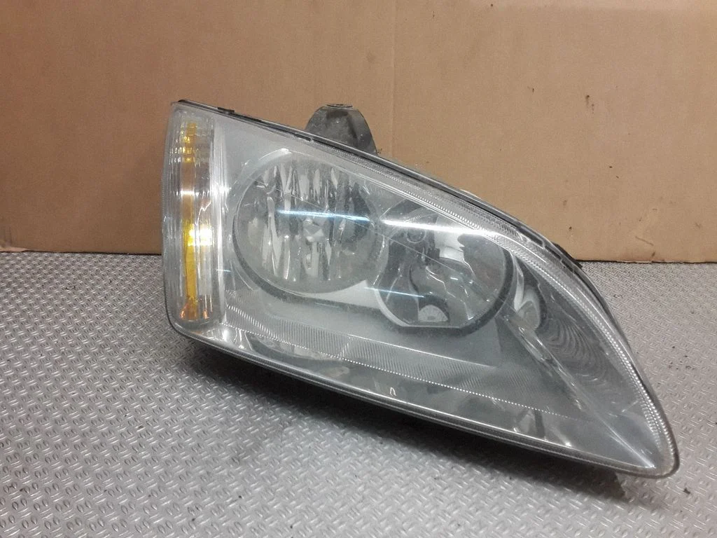Reflektor – Ford Focus C-MAX (2003-2010)
