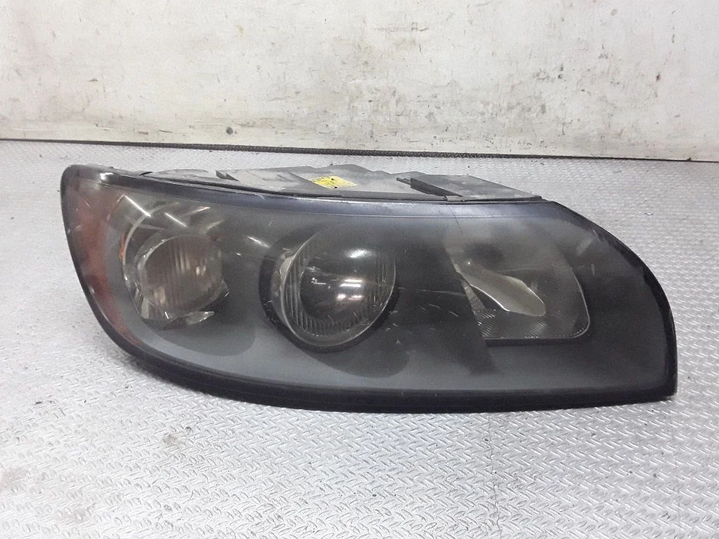 Headlight/headlamp – Volvo V50 (2004-2007)