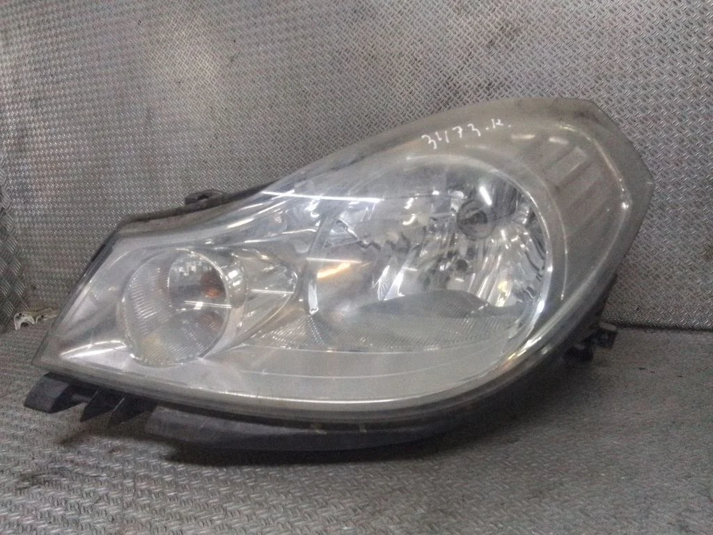 Priekšējais lukturis 8200700028 – Renault Thalia II (2008-)