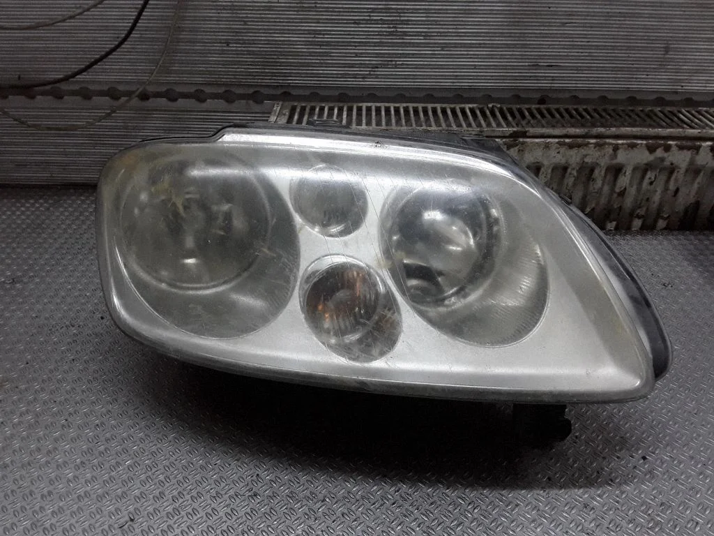 Priekšējais lukturis – Volkswagen Touran I (2003-2010)