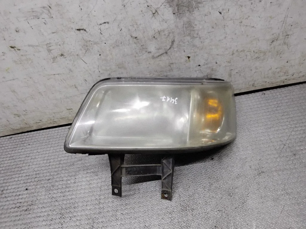 Headlight/headlamp – Volkswagen Transporter - Caravelle T5 (2003-2015)