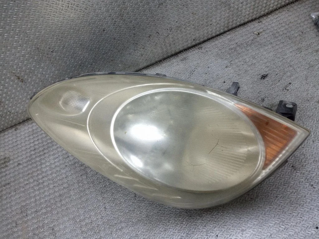 Headlight/headlamp – Nissan Note (E11) (2006-2014)