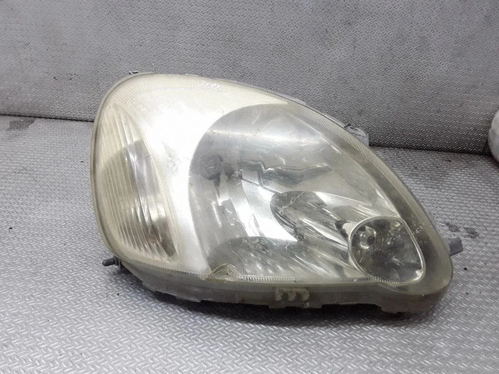 Headlight/headlamp – Toyota Yaris Verso (1999-2005)