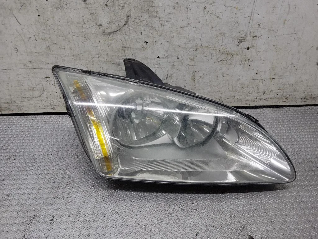 Esituli – Ford Focus C-MAX (2003-2010)