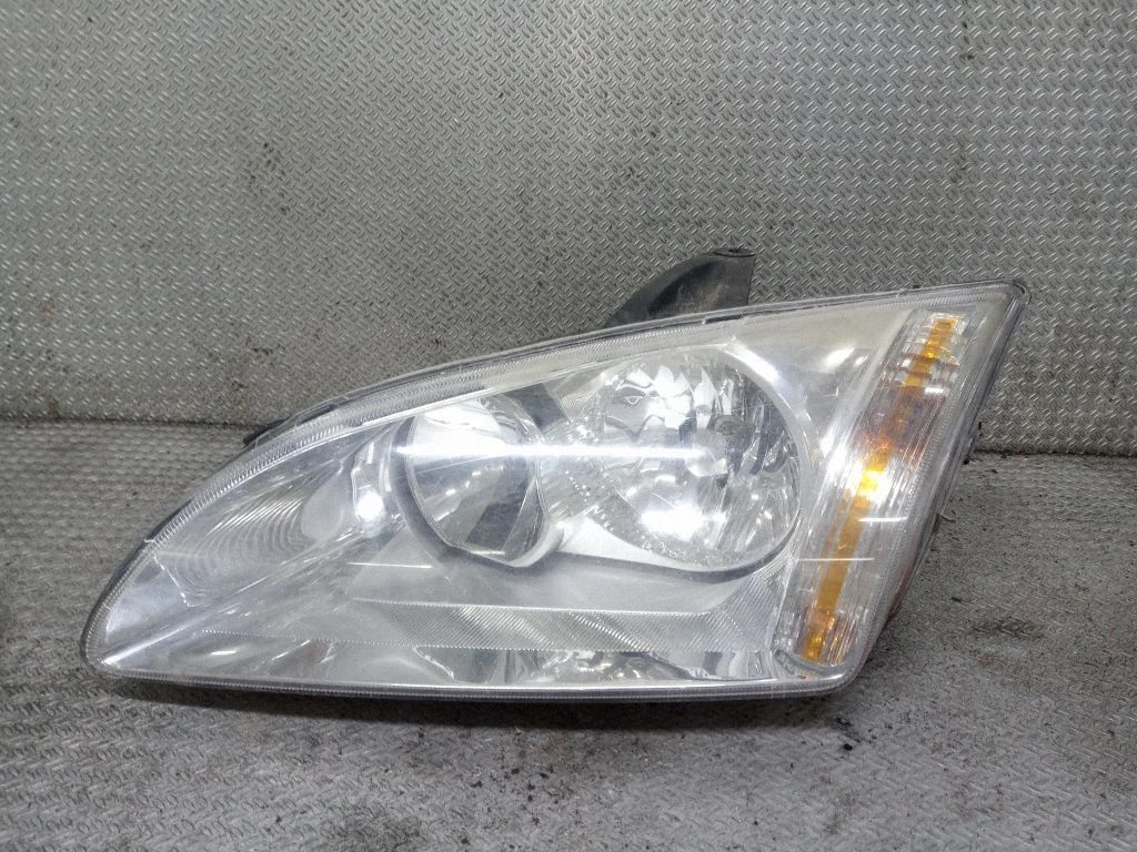 Reflektor – Ford Focus C-MAX (2003-2010)