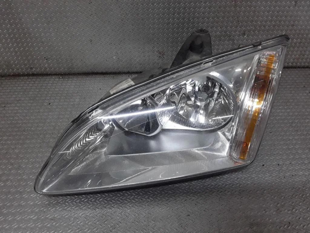 Reflektor – Ford Focus C-MAX (2003-2010)