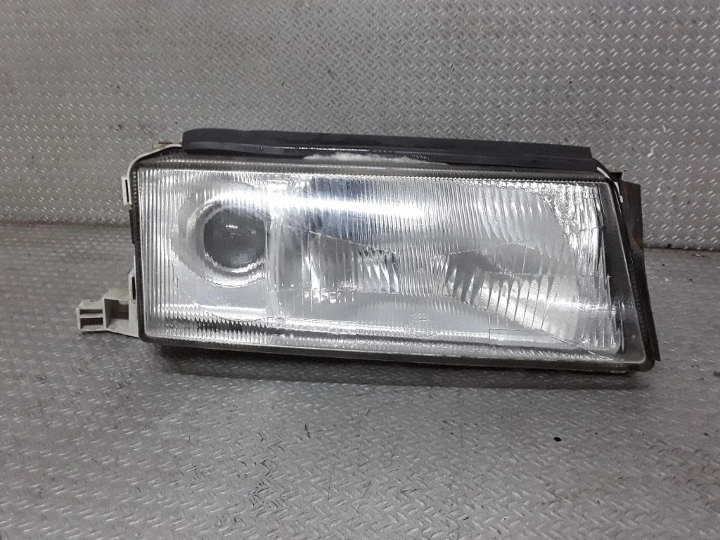 Headlight/headlamp – Skoda Octavia Mk1 (1U) (1996-2004)