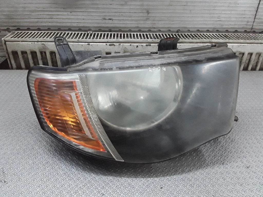 Priekšējais lukturis – Mitsubishi L200 (2006-2014)