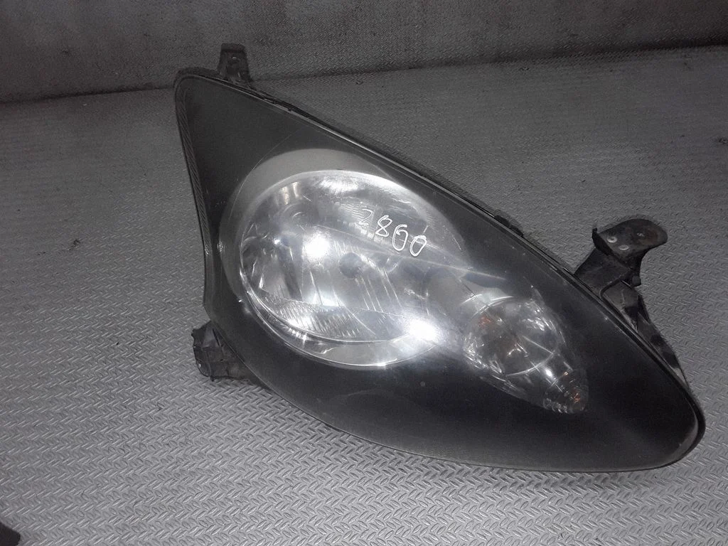 Headlight/headlamp – Toyota Aygo AB10 (2005-2014)