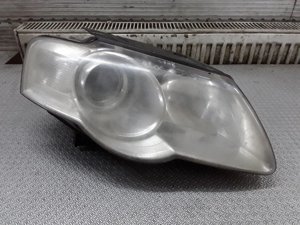 Reflektor – Volkswagen Passat B6 (2005-2010)