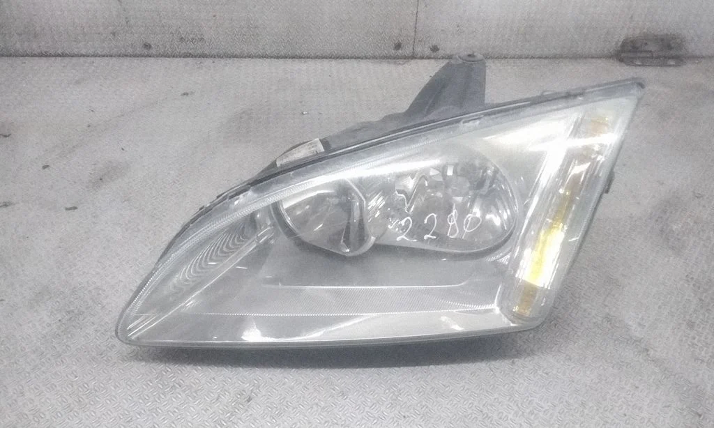Headlight/headlamp – Ford Focus C-MAX (2003-2010)