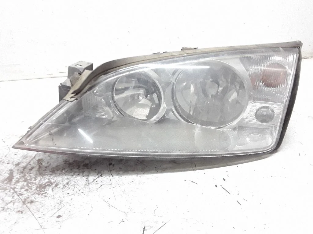 Headlight/headlamp – Ford Mondeo Mk III (2000-2007)