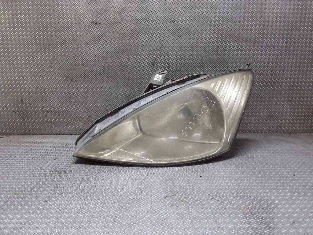 Headlight/headlamp – left