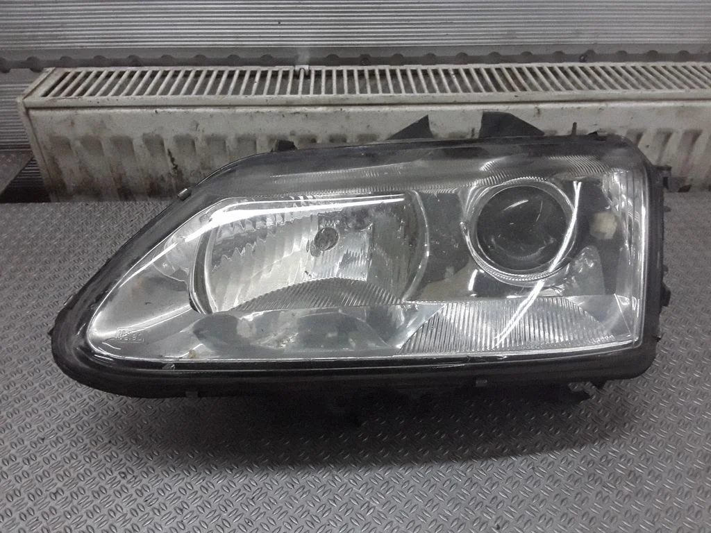 Priekšējais lukturis – Alfa Romeo 166 (2003-2009)