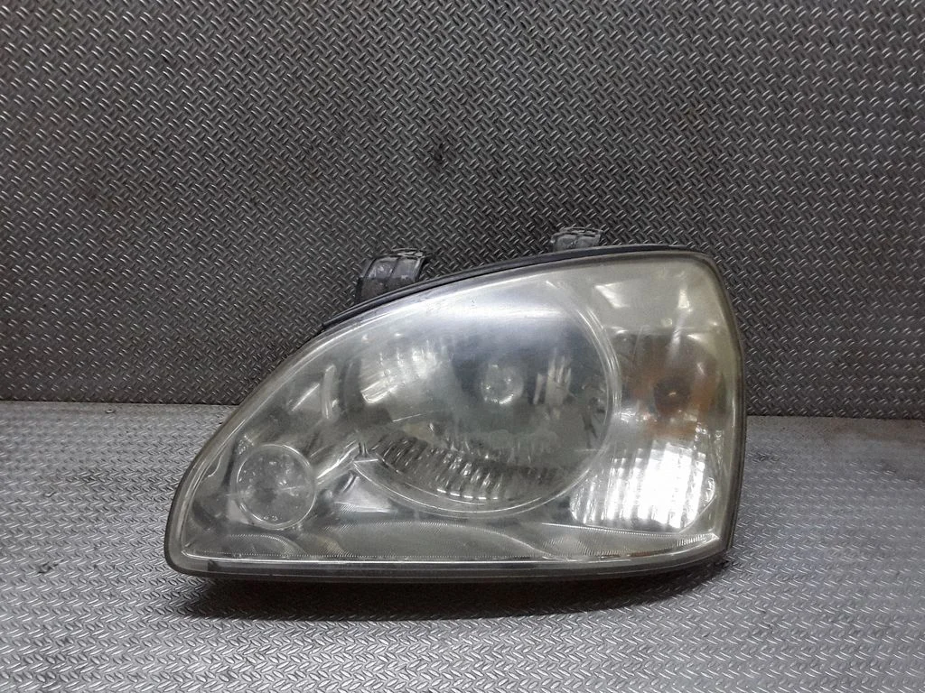 Headlight/headlamp – KIA Carens I (1999-2006)