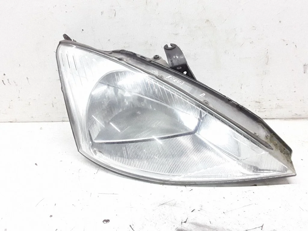 Headlight/headlamp – right
