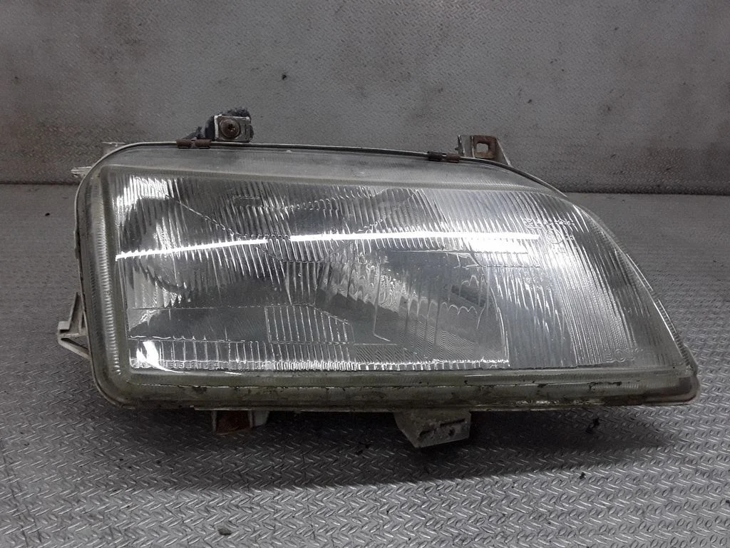 Headlight/headlamp – Ford Galaxy (1995-2000)