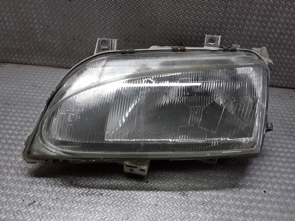 Headlight/headlamp – Ford Galaxy (1995-2000)