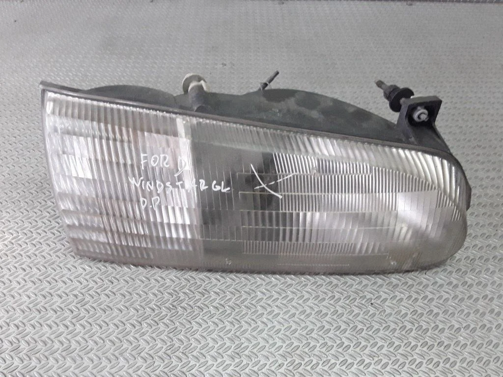 Headlight/headlamp – Ford Windstar (1994-1998)