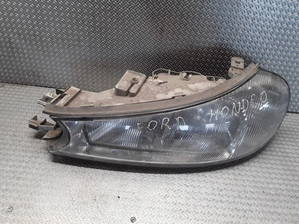 Reflektor – Ford Mondeo MK II (1996-2000)