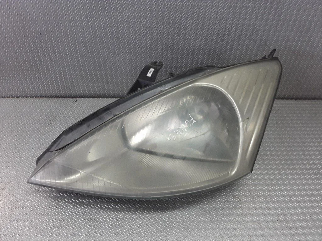 Headlight/headlamp – left