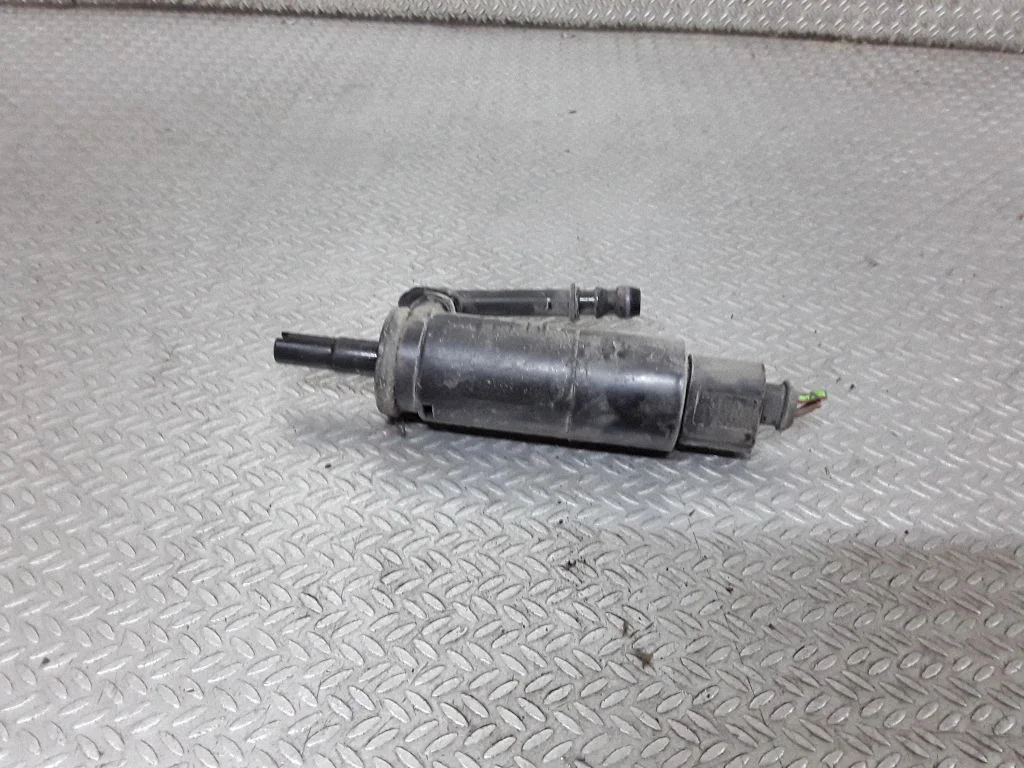 Headlight washer pump – Skoda Octavia Mk2 (1Z) (2004-2013)