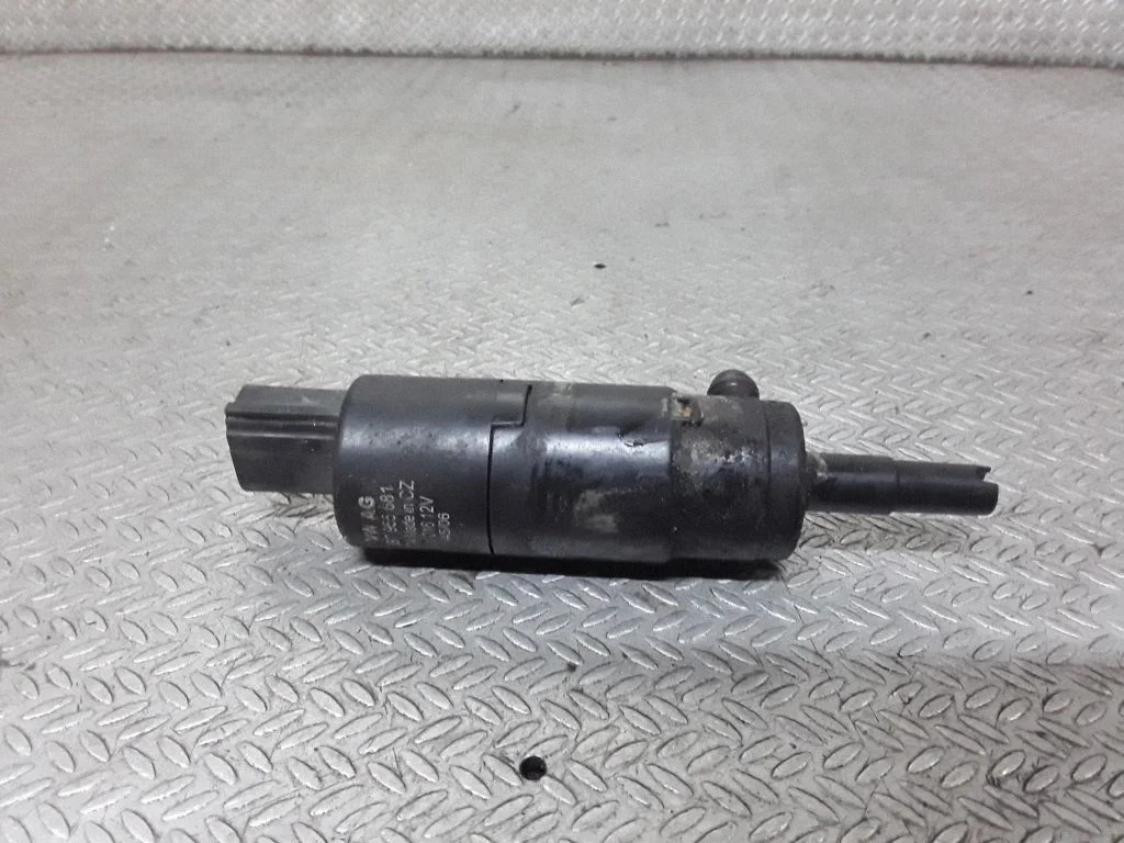 Headlight washer pump – Audi A4 S4 B7 8E 8H (2005-2008)