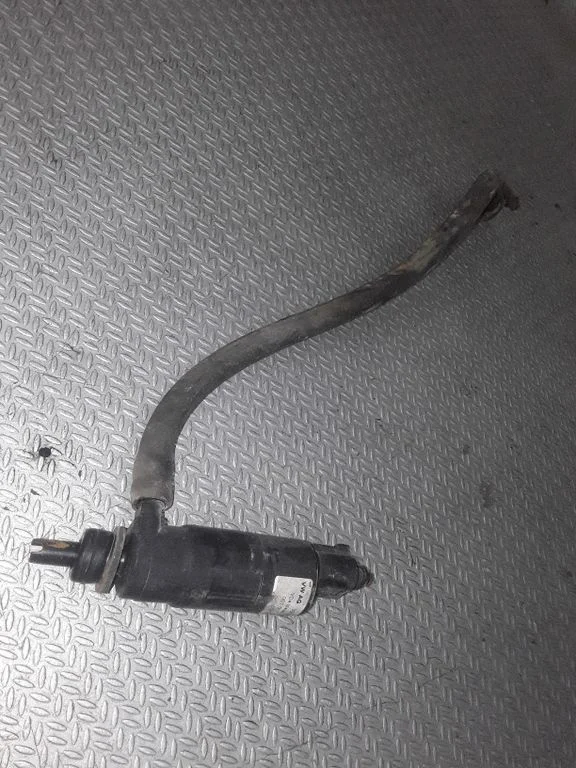 Headlight washer pump – Audi A6 Allroad C5 (1999-2005)